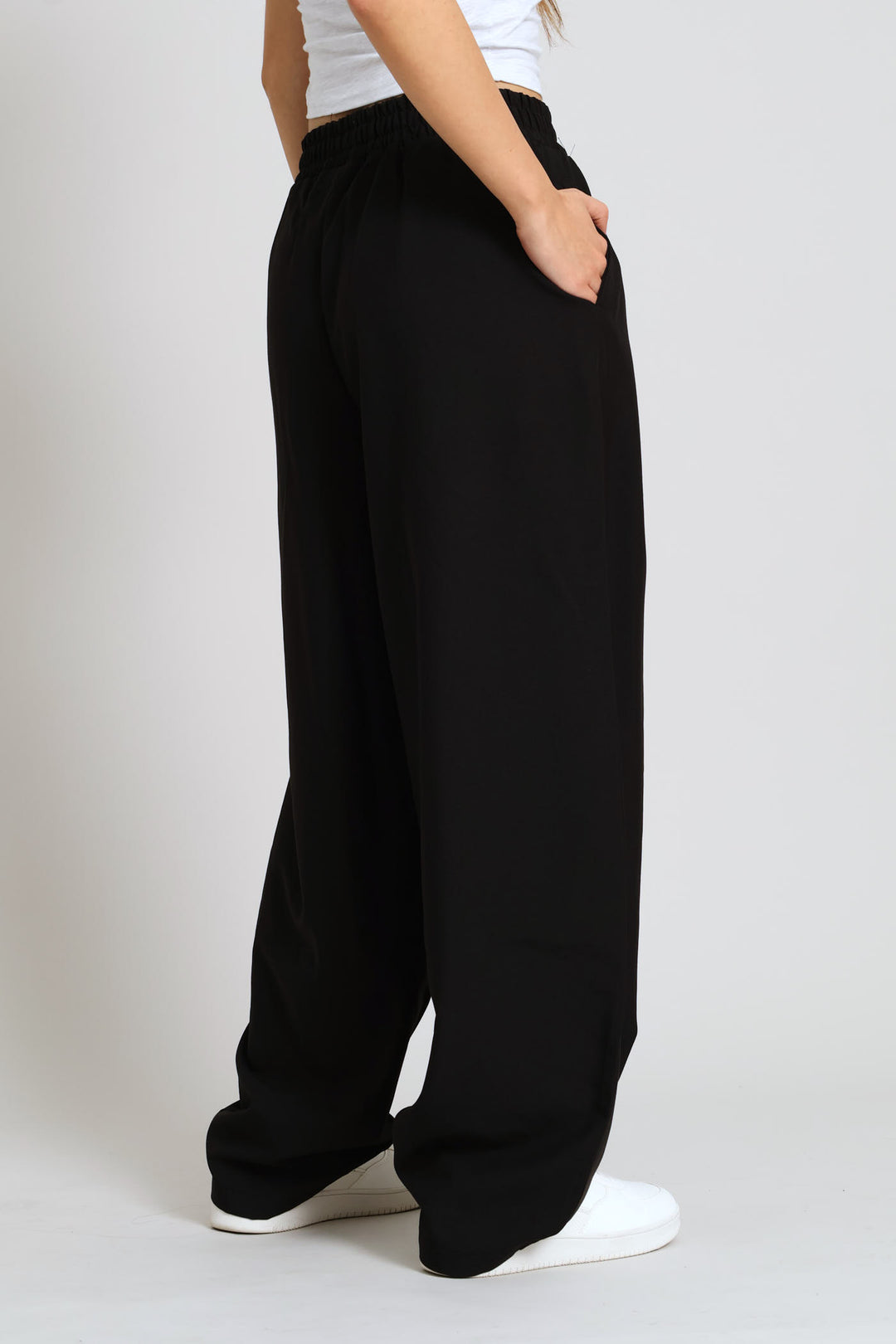 Oversized Crop Barrel Trouser - Black
