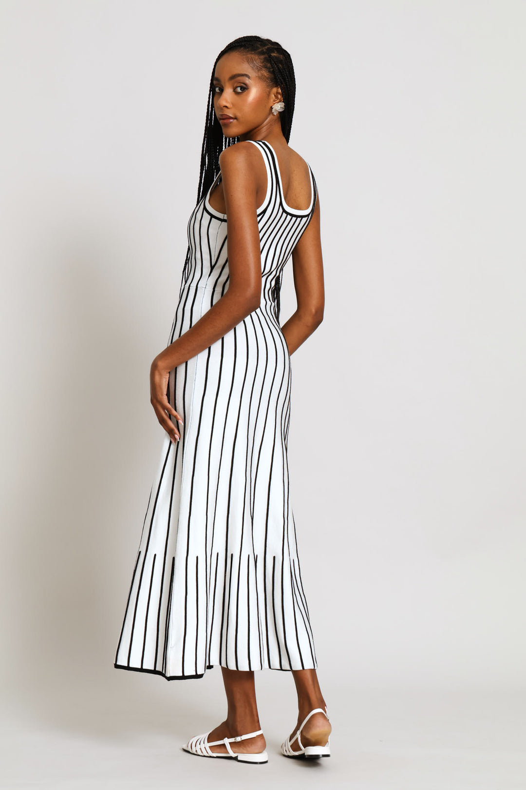 V-Neck Constrast Knitwear Midi Dress - White/Black