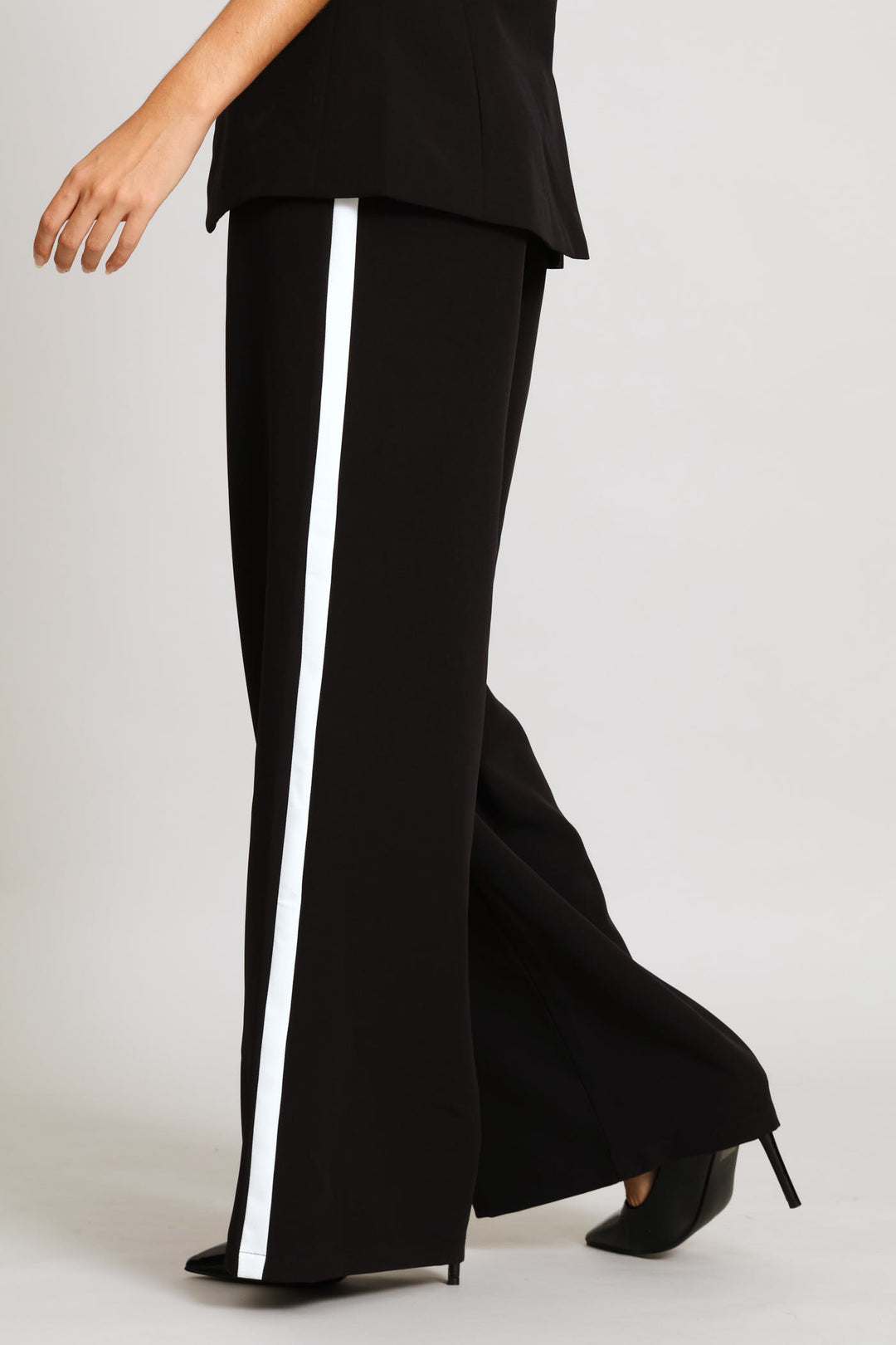 Contrast Side Strip Detail Pant - Black/White