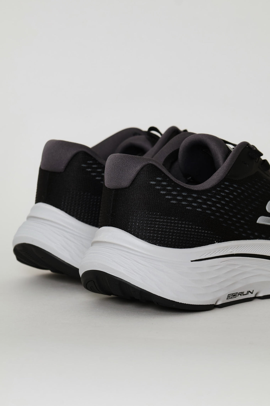 Go Run Consistent Sneaker - Black/Grey