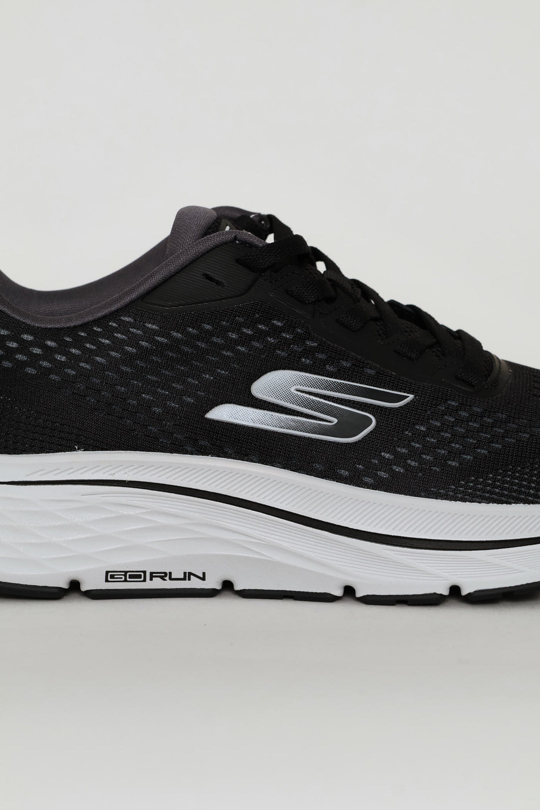 Go Run Consistent Sneaker - Black/Grey