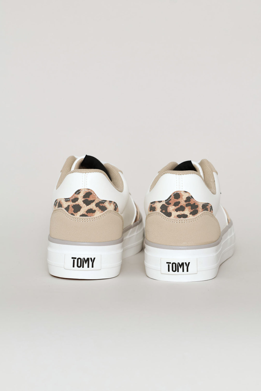 Sydney Sneaker - White/Beige