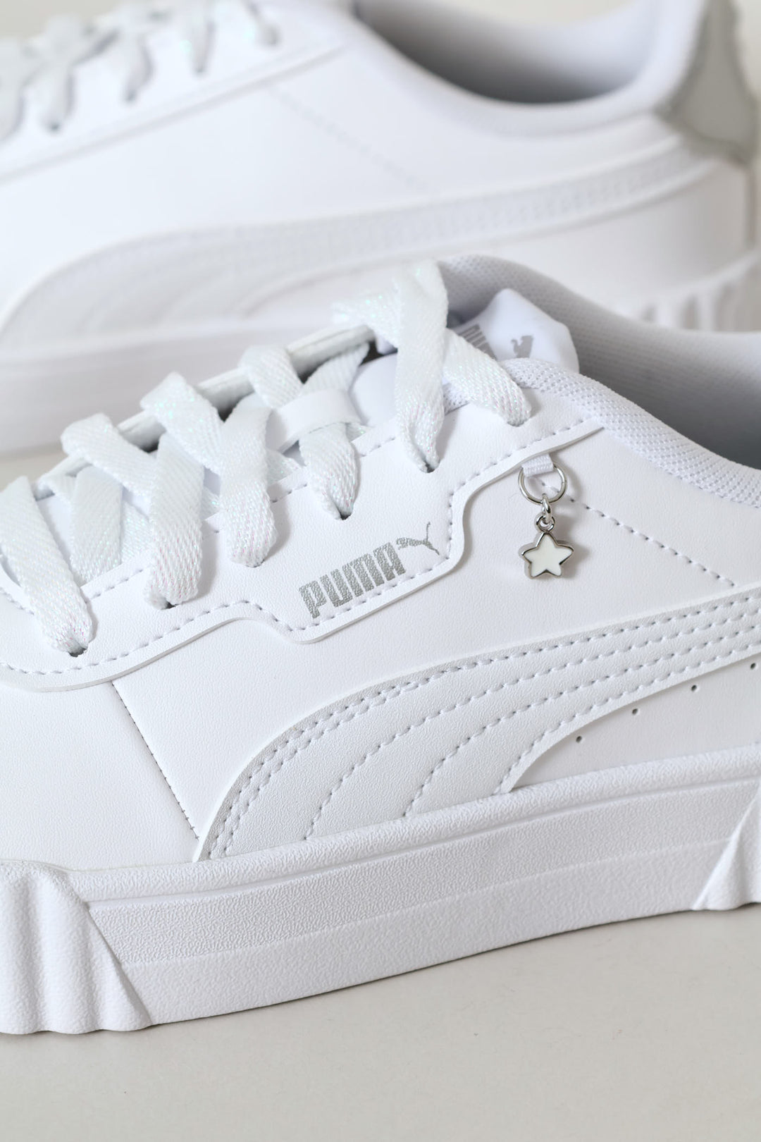 Girls Carina 3.0 Charm Sneaker - White