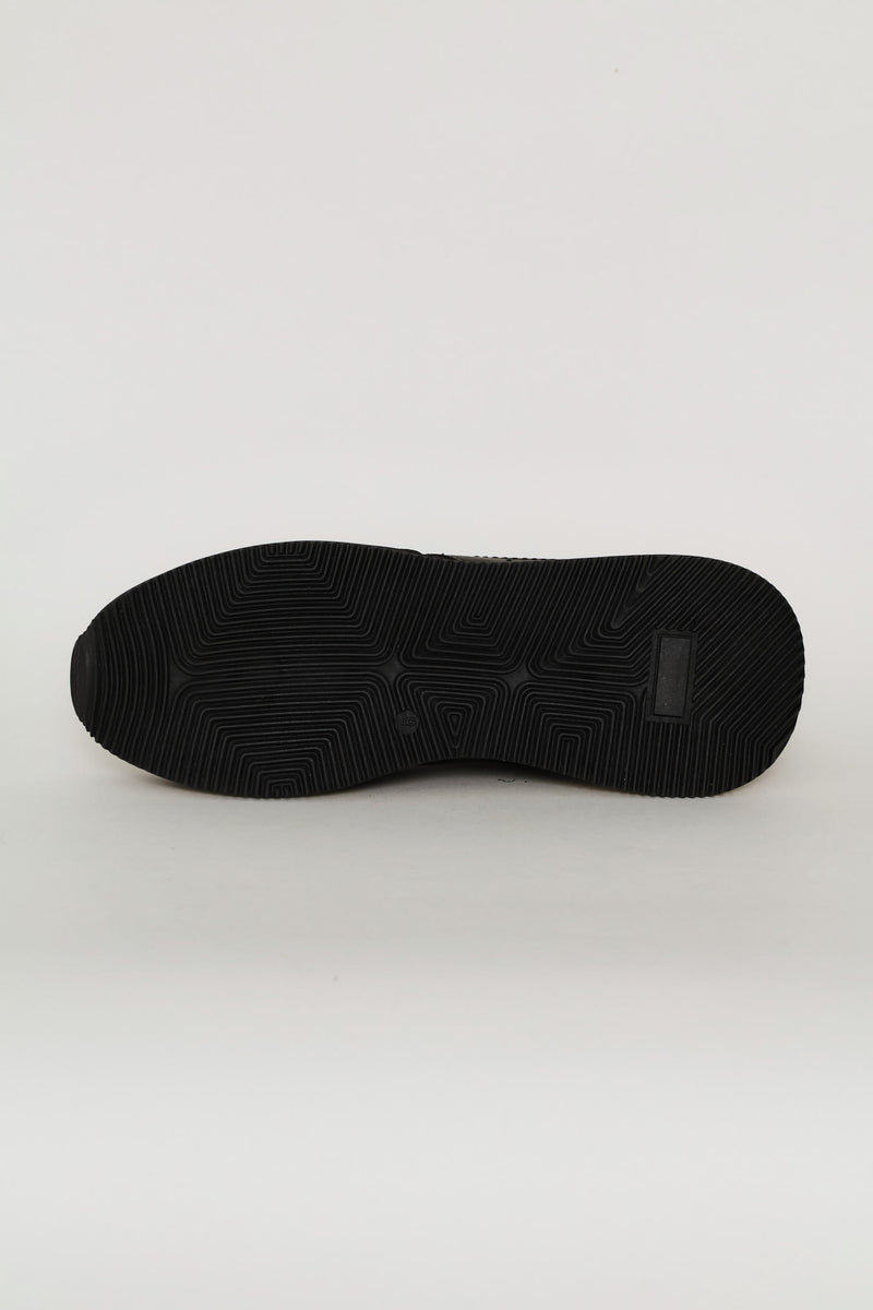Anton Lace Up Retro Trainer - Black