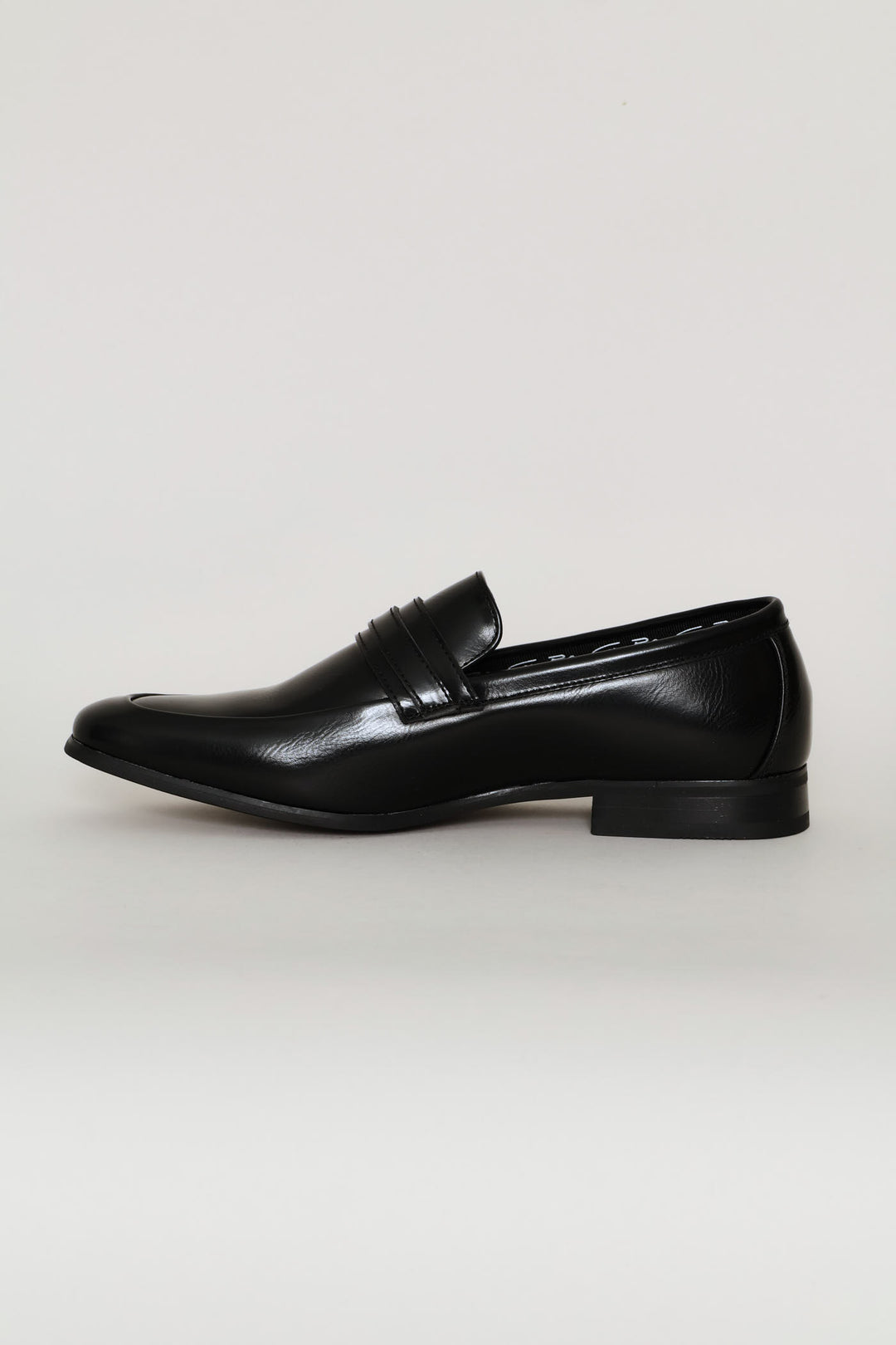 Kyan Trim Detail Slip On - Black