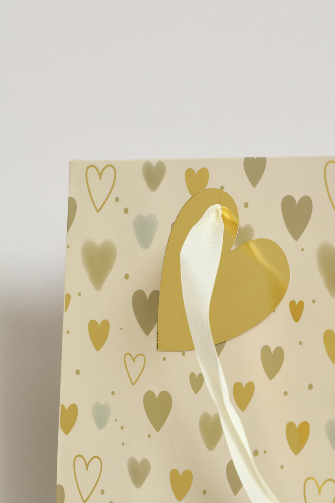 Geometric Heart Print Medium Gift Bag - Cream