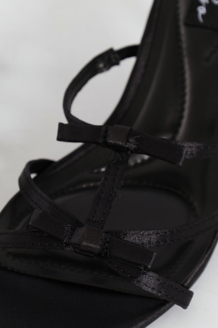 Dainty Bow Detail Kitten Heel Sandal - Black