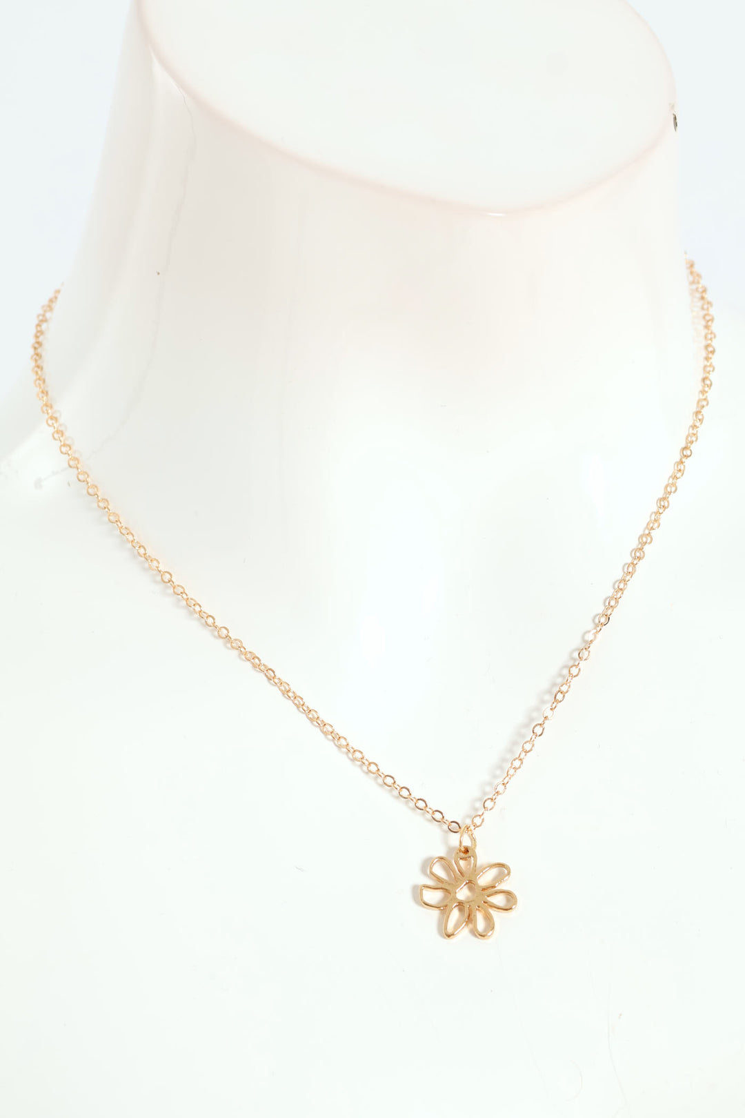 Cutout Floral Pendant Necklace - Gold
