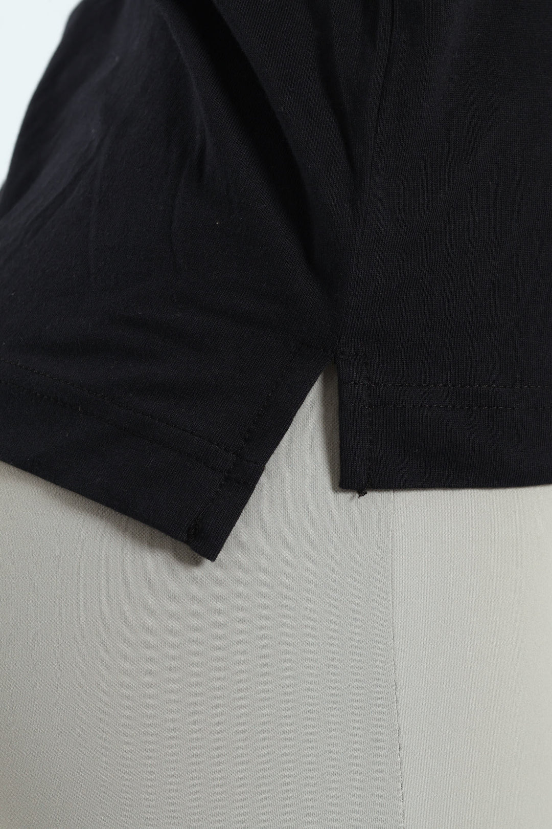 Boxy Step Hem Crewneck - Black