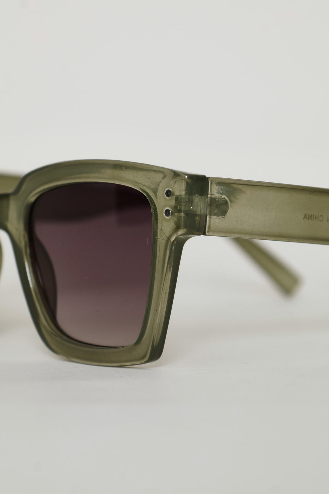 Smoke Gradient Lens Sunglasses - Olive