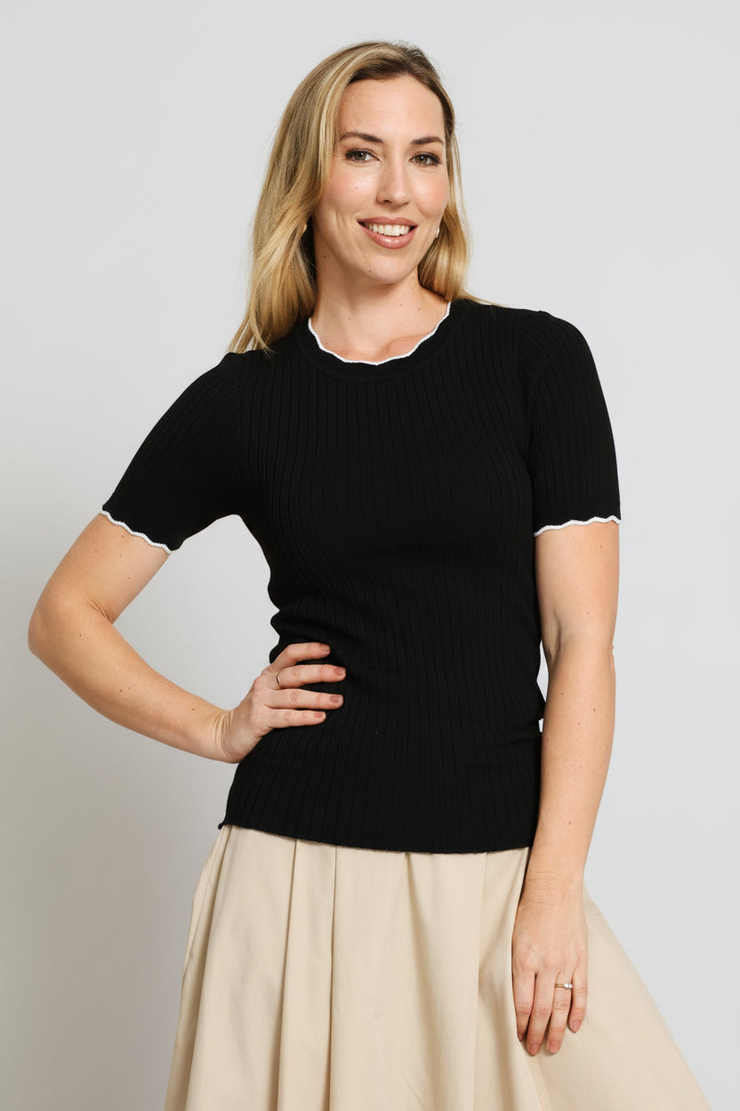 Scallop Trim Knitwear Tee - Black
