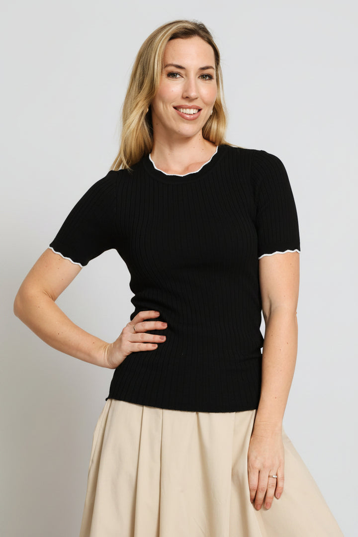 Scallop Trim Knitwear Tee - Black