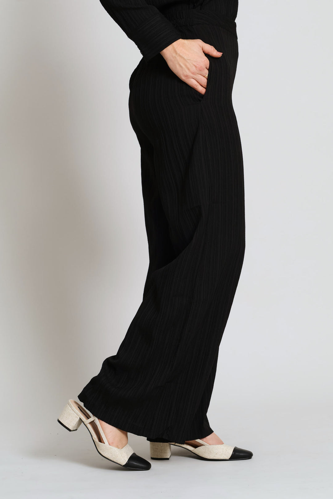 Textured Wide Leg Pant - Black