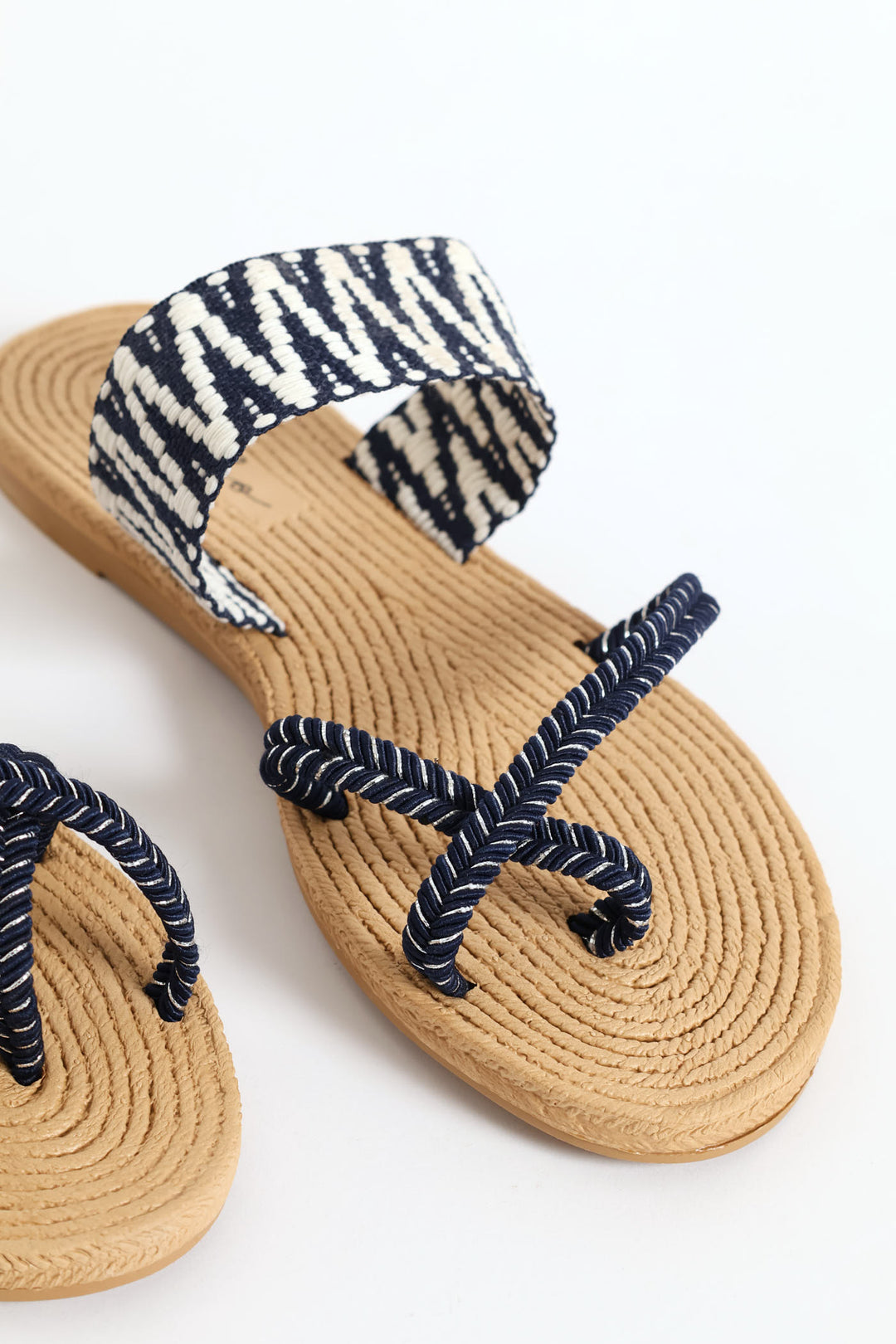 Aztec Print Toe Post Sandal - Navy/White