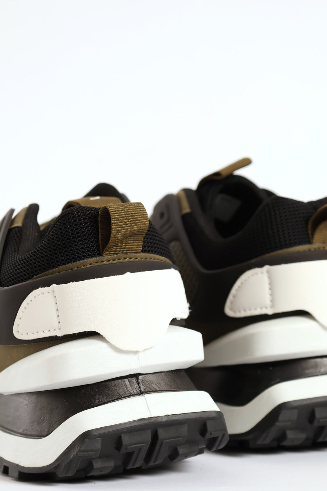 Spirex 1 Nubuck Mesh Panelled Trainer - Olive