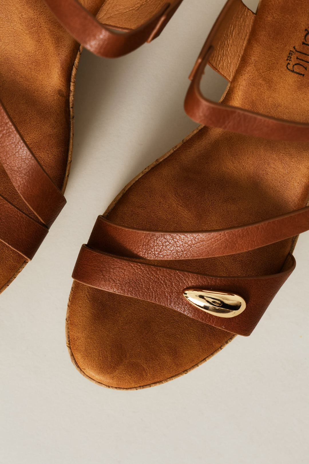 Be Gold Detail Wedge Heel - Tan