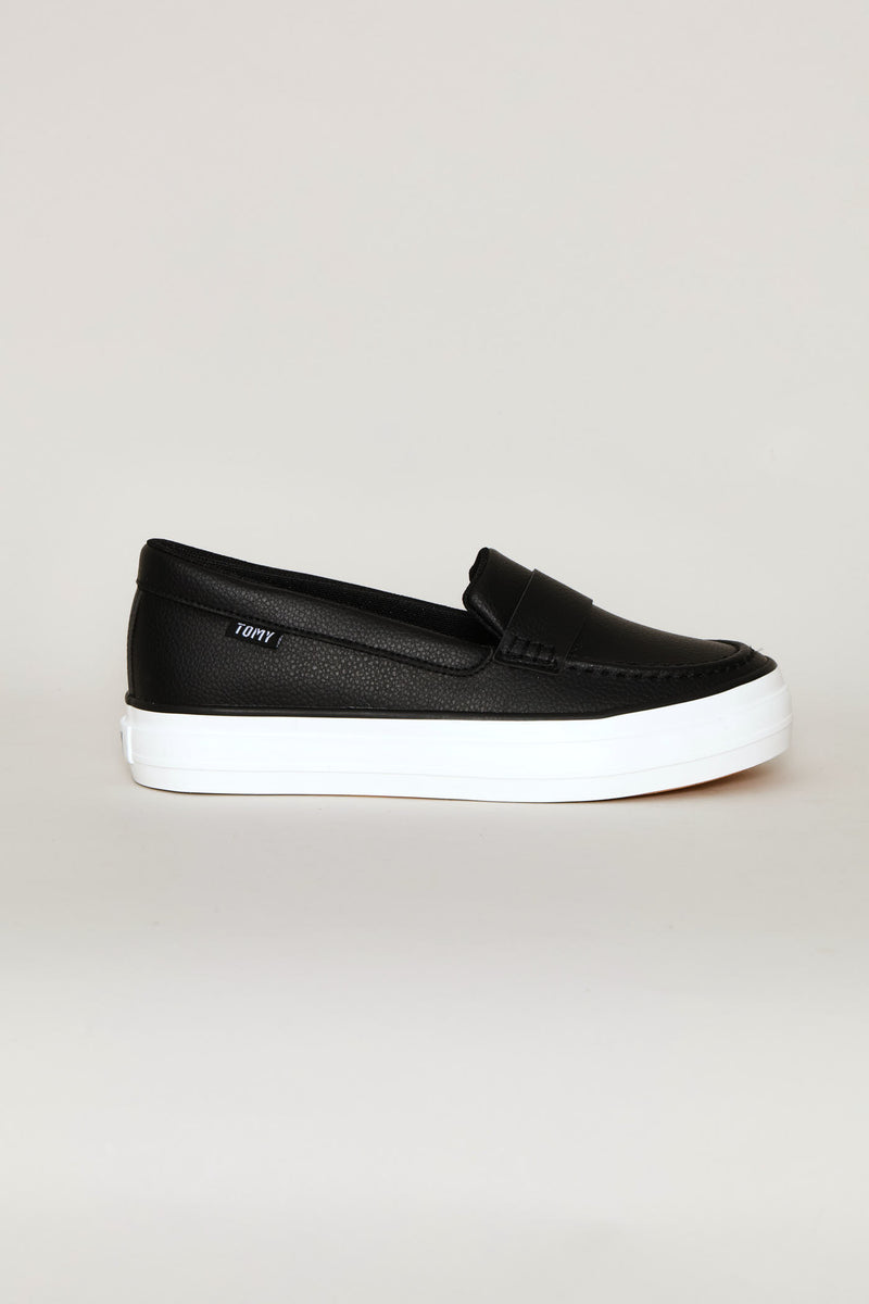 Arrow Slip On - Black
