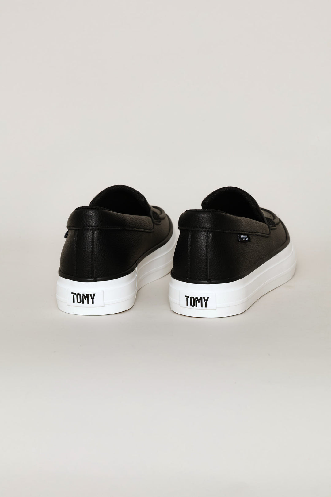 Arrow Slip On - Black