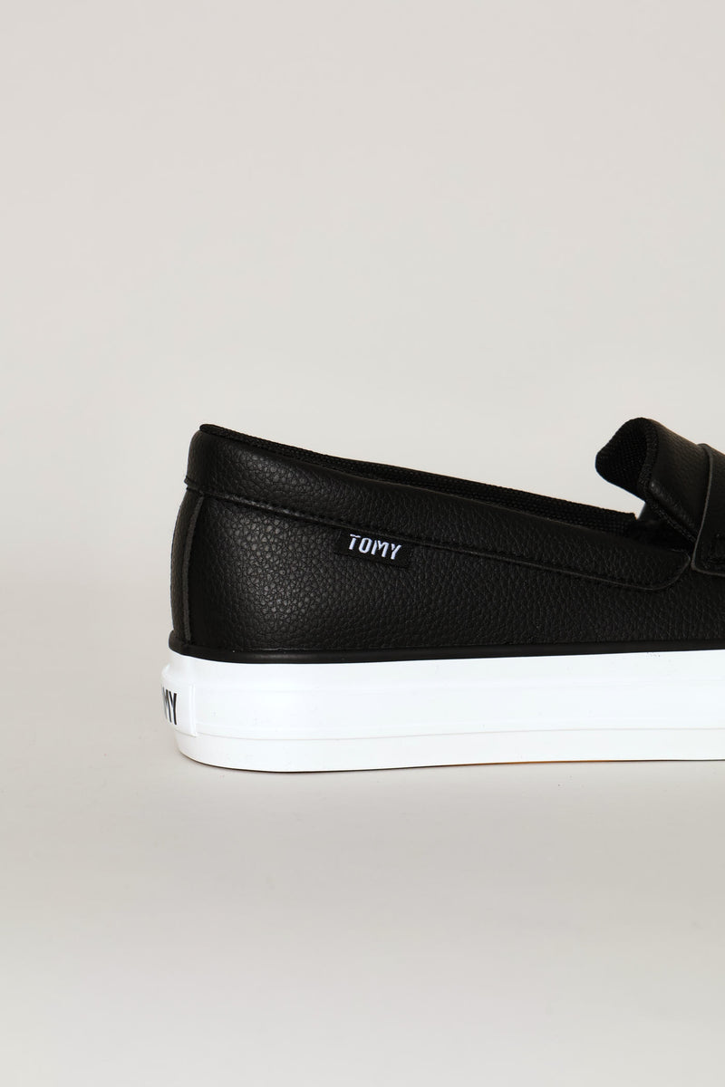 Arrow Slip On - Black