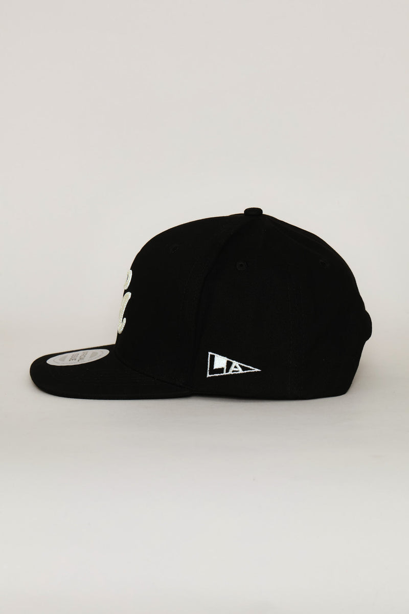 Flat Bill La Cap - Black