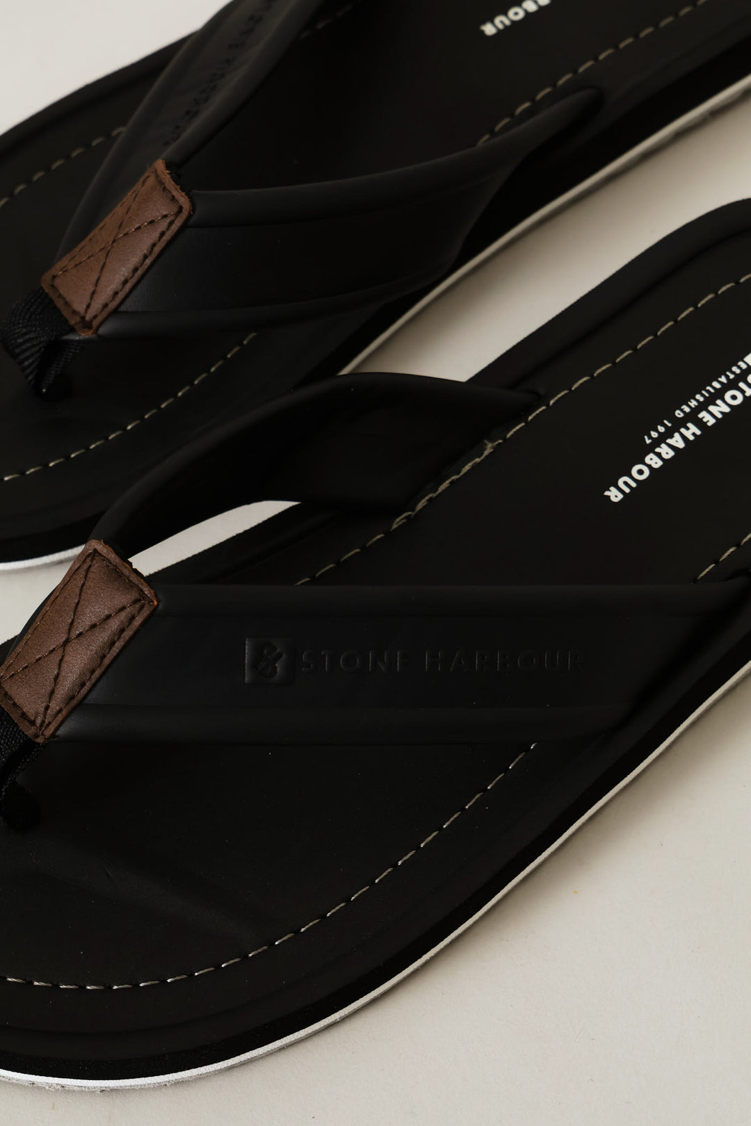 Moulded Footbed Wide Vamp Sandal - Black