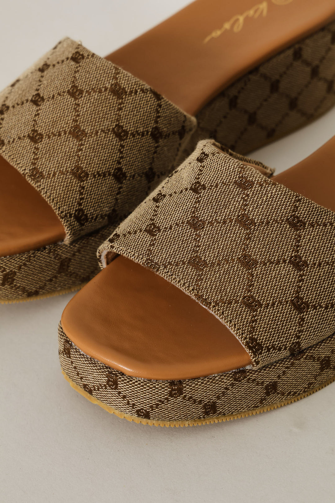 Monogram Slip On Flatform Mule Sandal - Natural