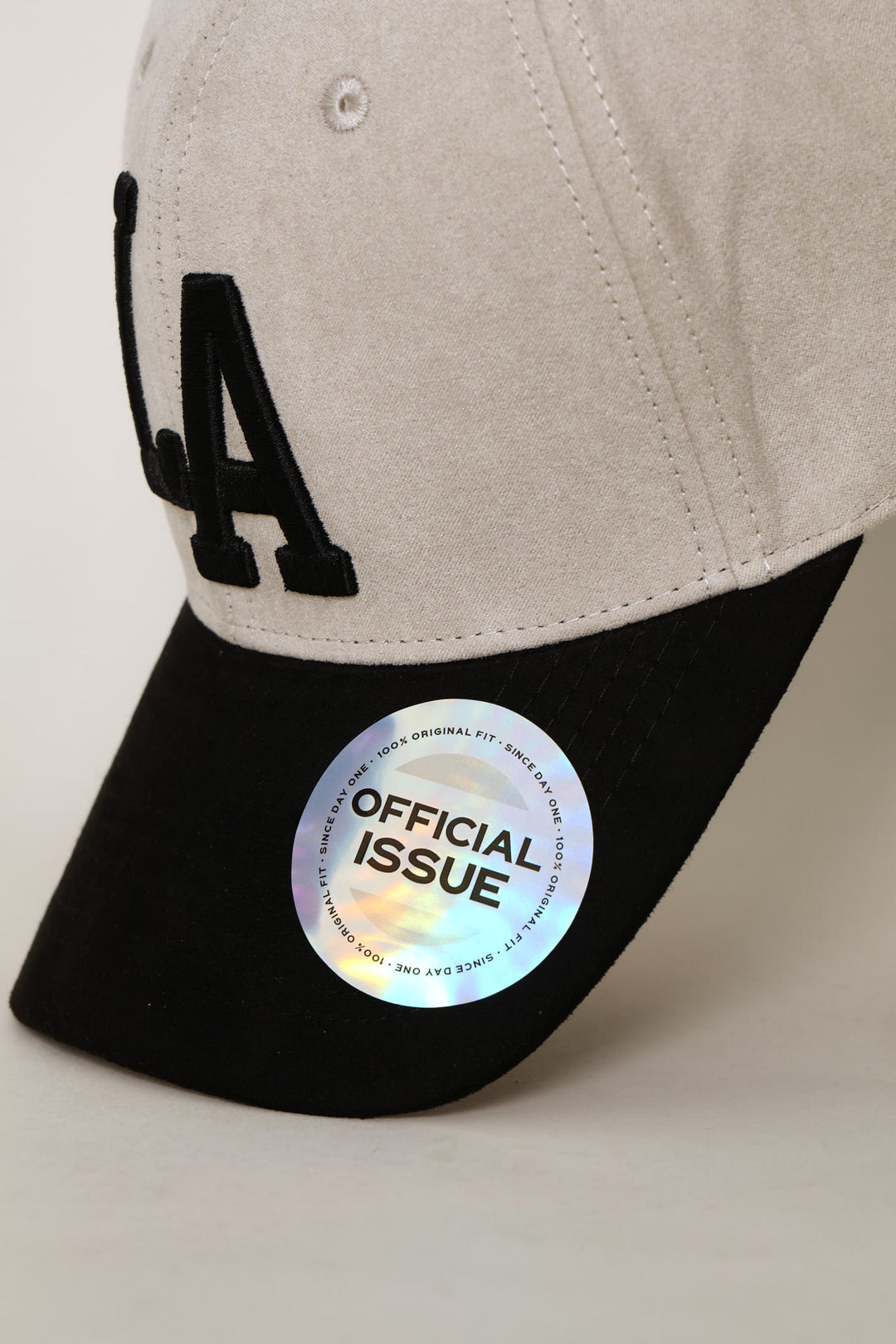 La Two Tone Soft Suede Cap - Stone/Black