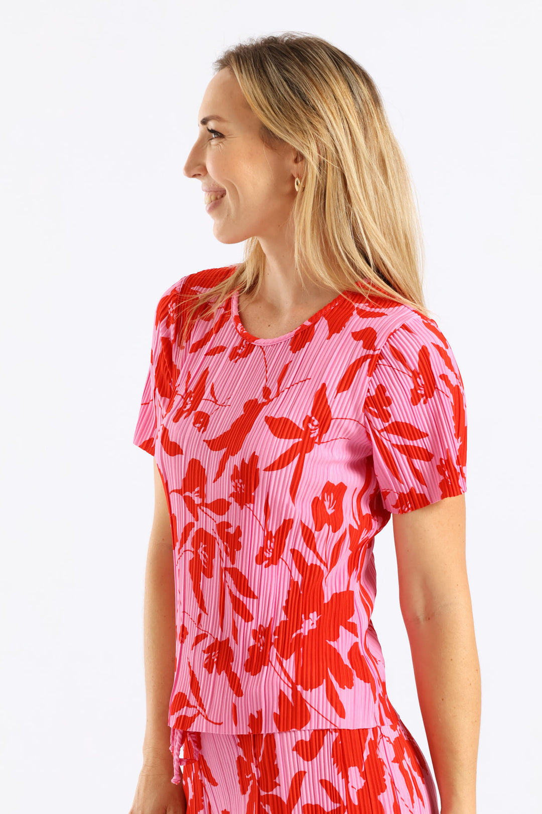 Plisse Two Tone Floral Tee - Red/Pink