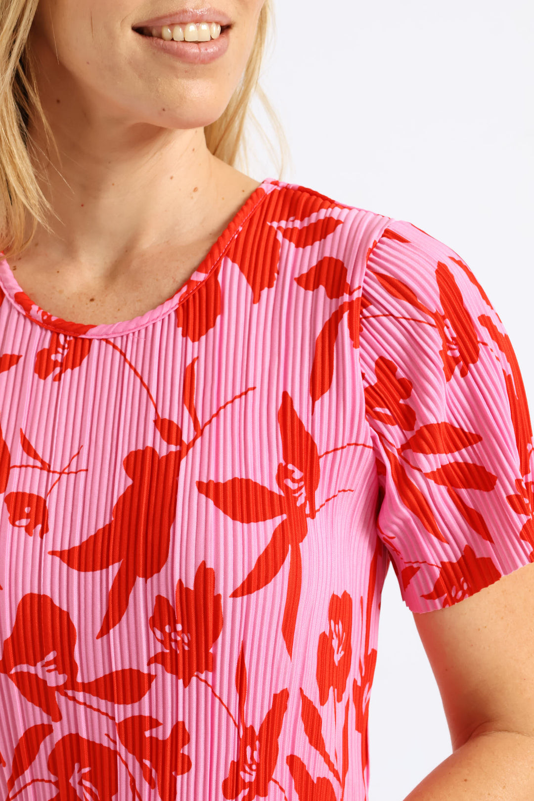 Plisse Two Tone Floral Tee - Red/Pink