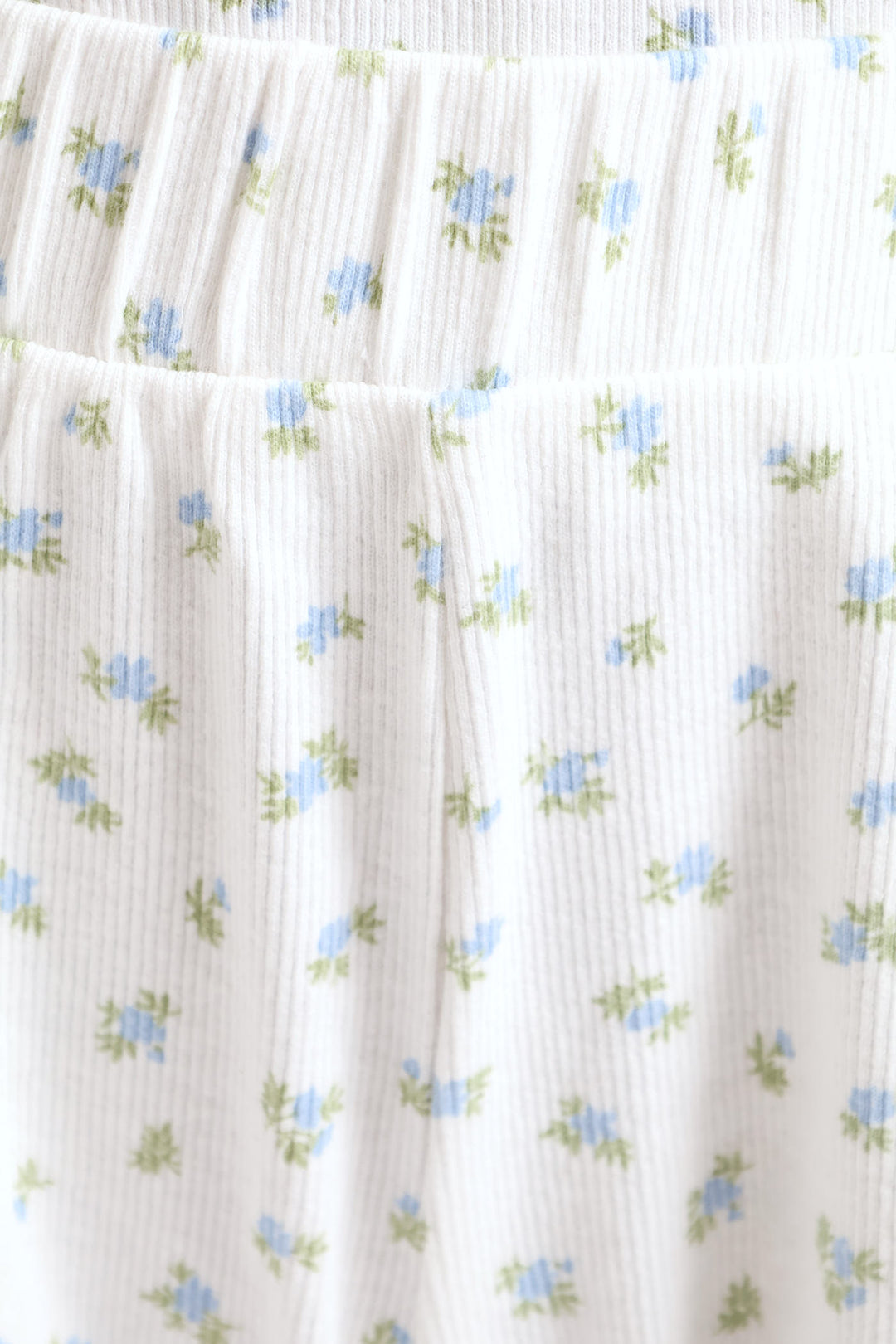 Ditsy Rib Knit Short - White