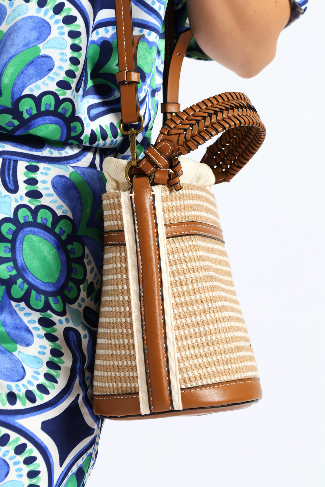 Double Handle Straw Panel Bucket Bag - Tan