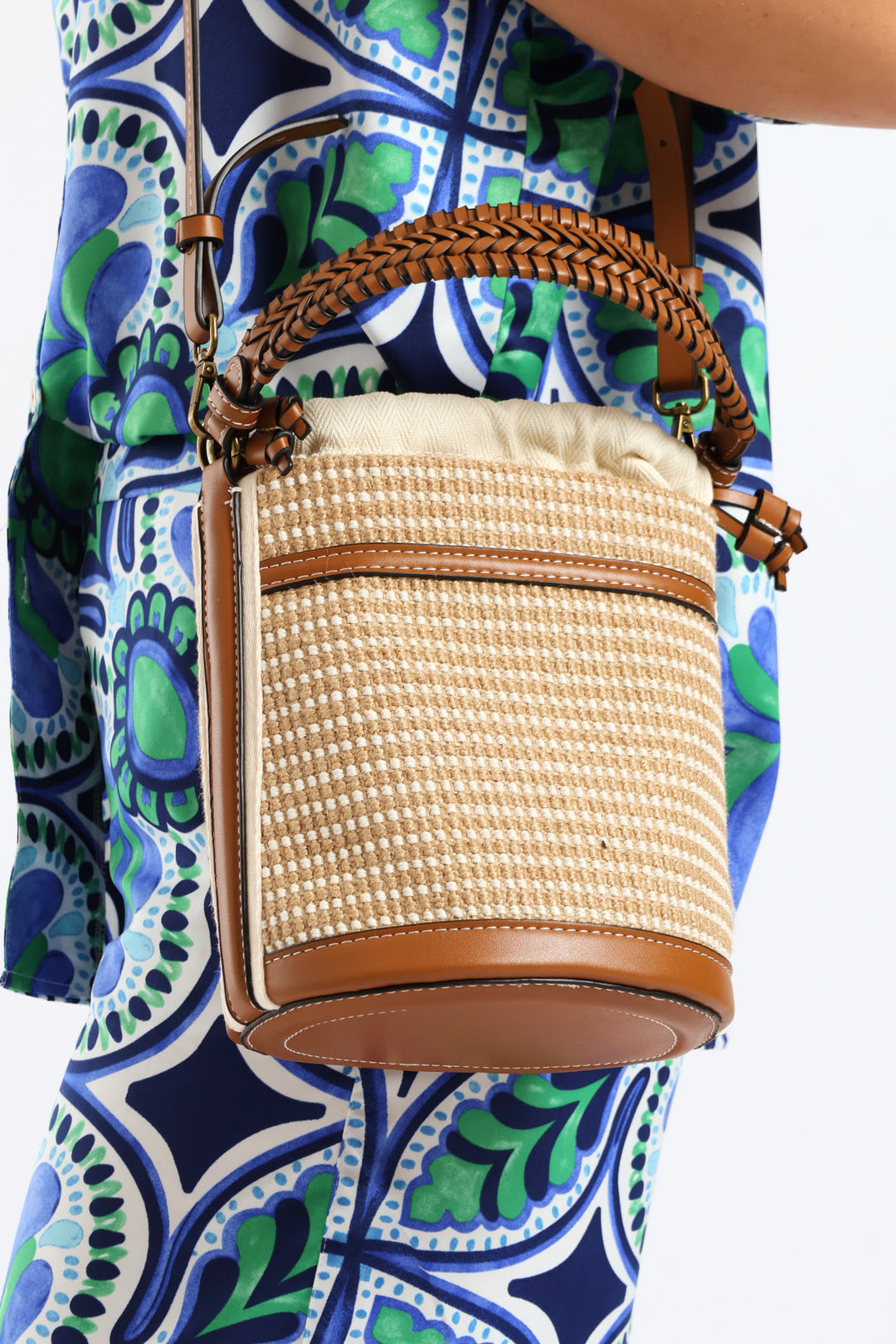 Double Handle Straw Panel Bucket Bag - Tan