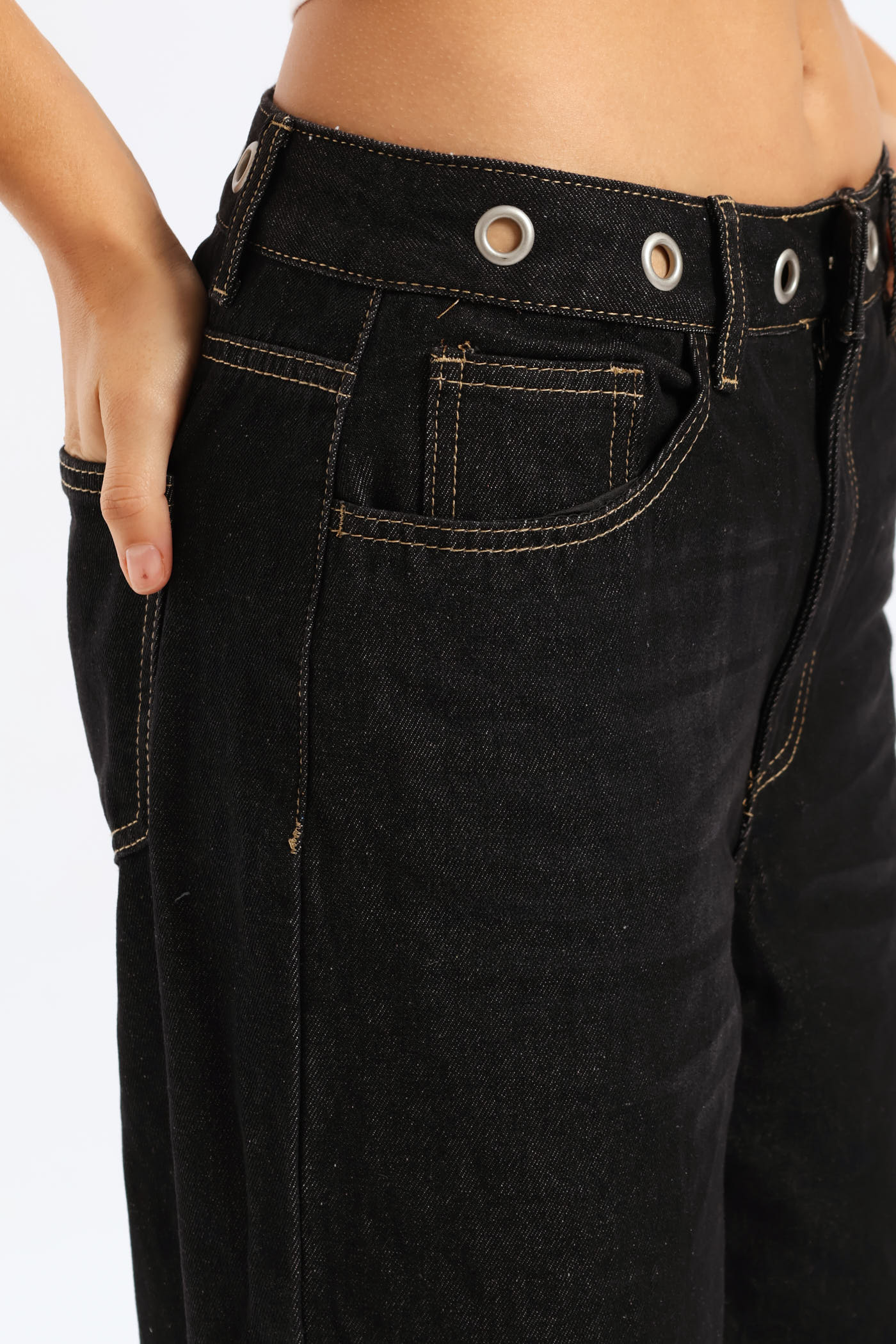 jent lou is 新作Eyelet Baggy Denim pants Ladies Eyelet Waist Band Baggy Denim - Black – Edgars