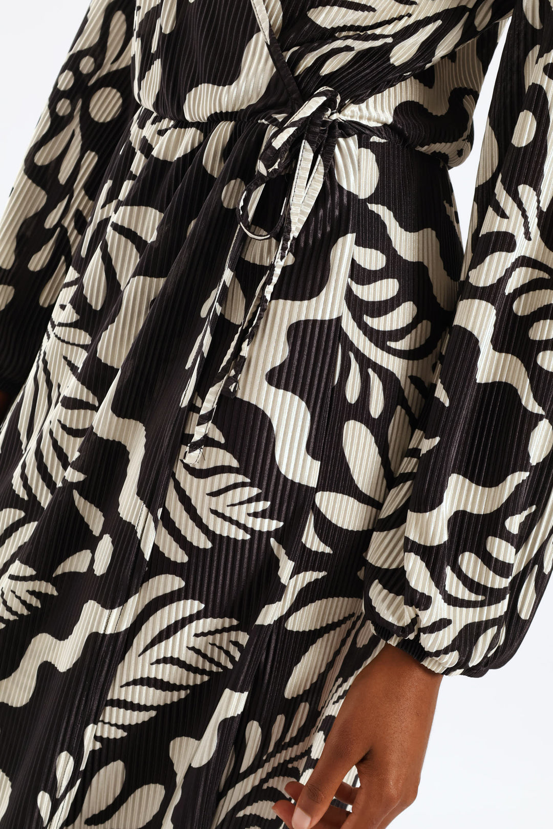 Wrap Tie Up Plisse Midi Dress - Black/Cream