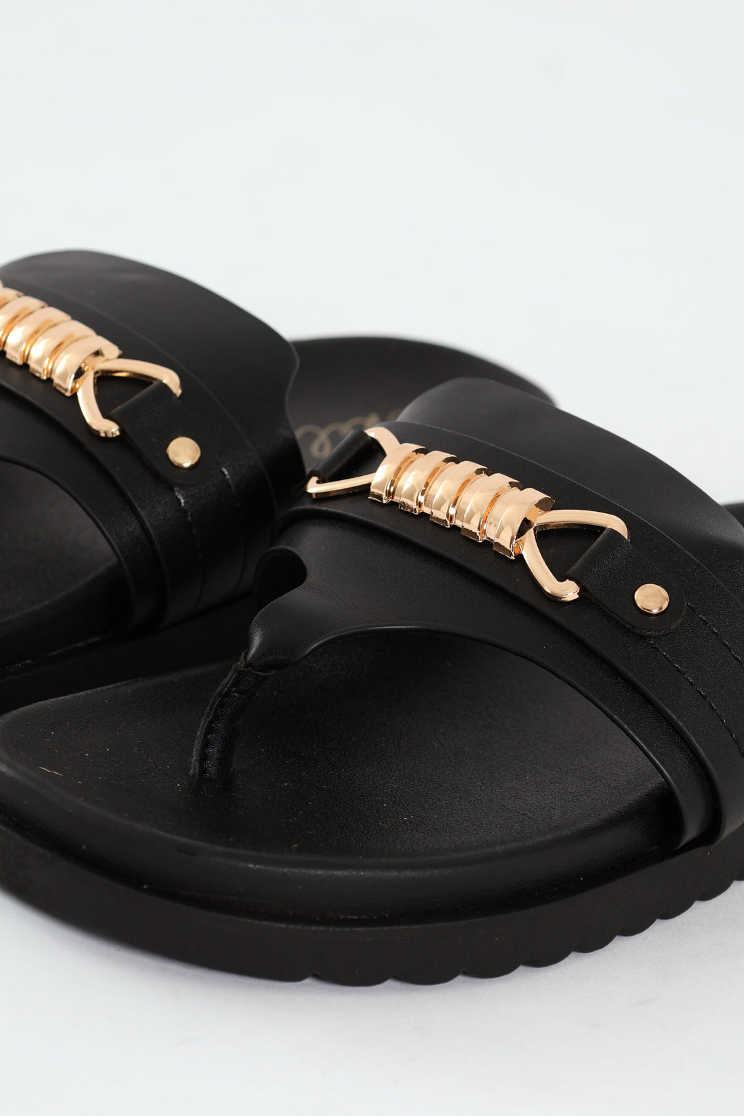 Thong Sandals With Chain Detail - Black
