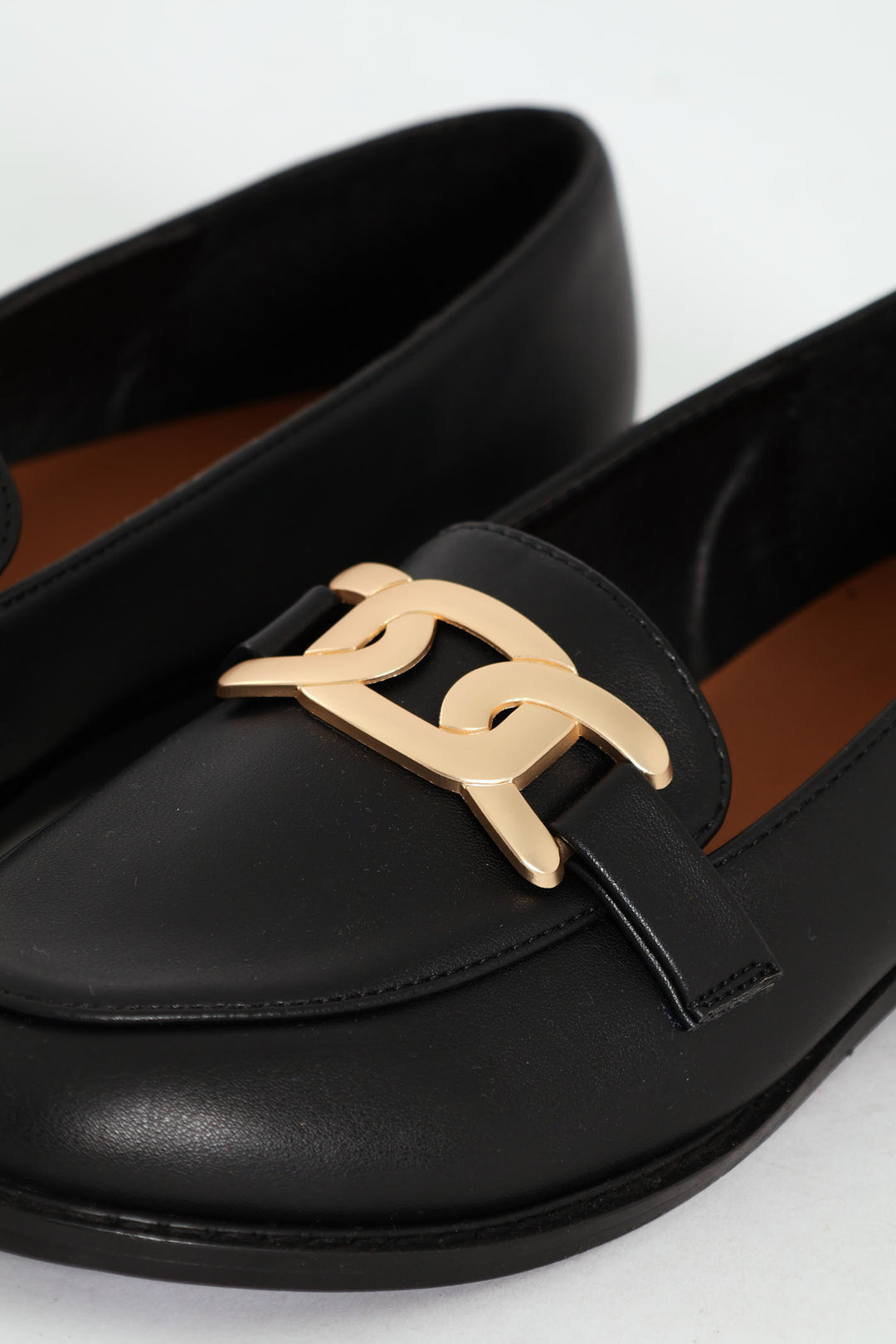 Loafer With Chain Metal Trim - Black
