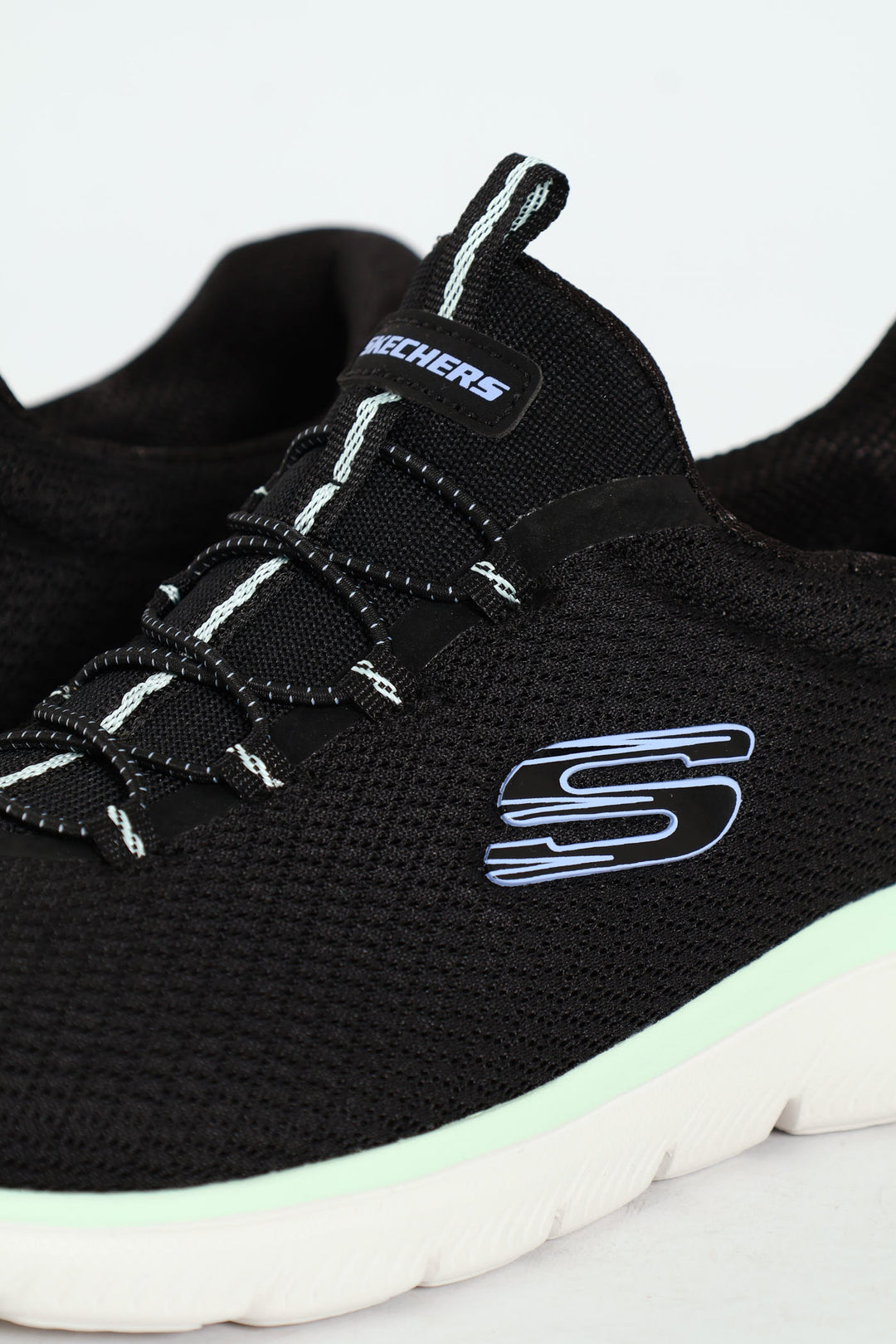 Summits Sneakers - Black/White