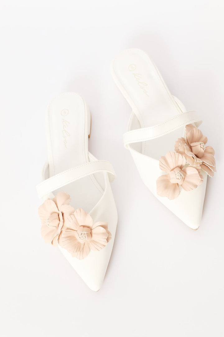 V-Cut Flower Trim Slip On - Off White