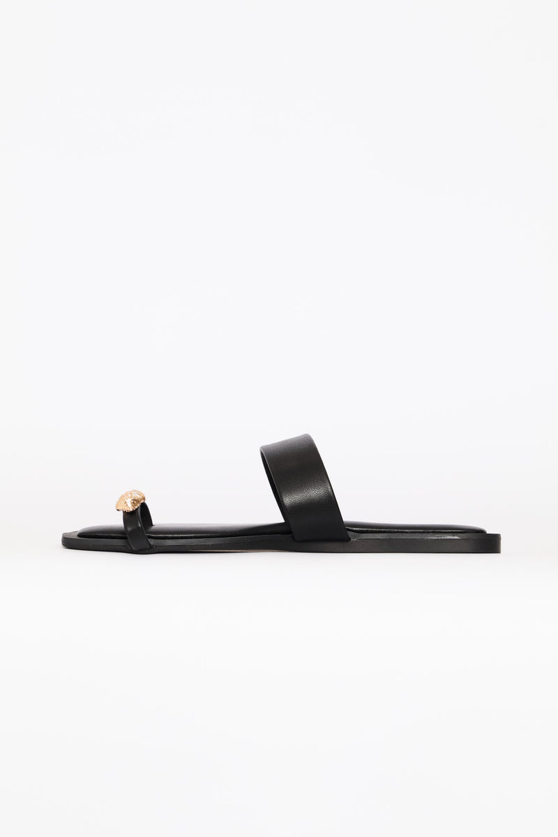 Shell Trim Toe Post Sandal - Black