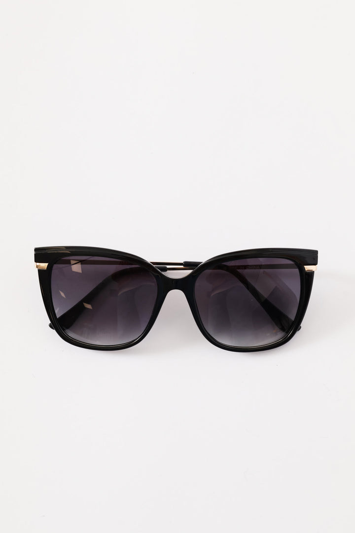 Large Frame Cat Eye Sunglasses - Black