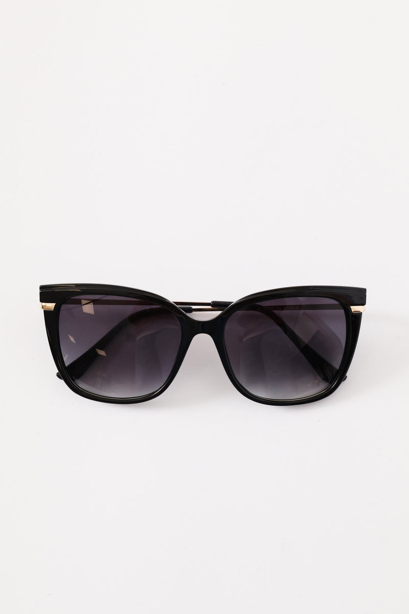 Large Frame Cat Eye Sunglasses - Black