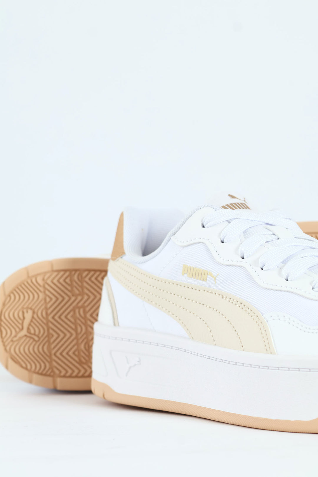 Court Lally Skye Aqua Metallics Sneaker - White