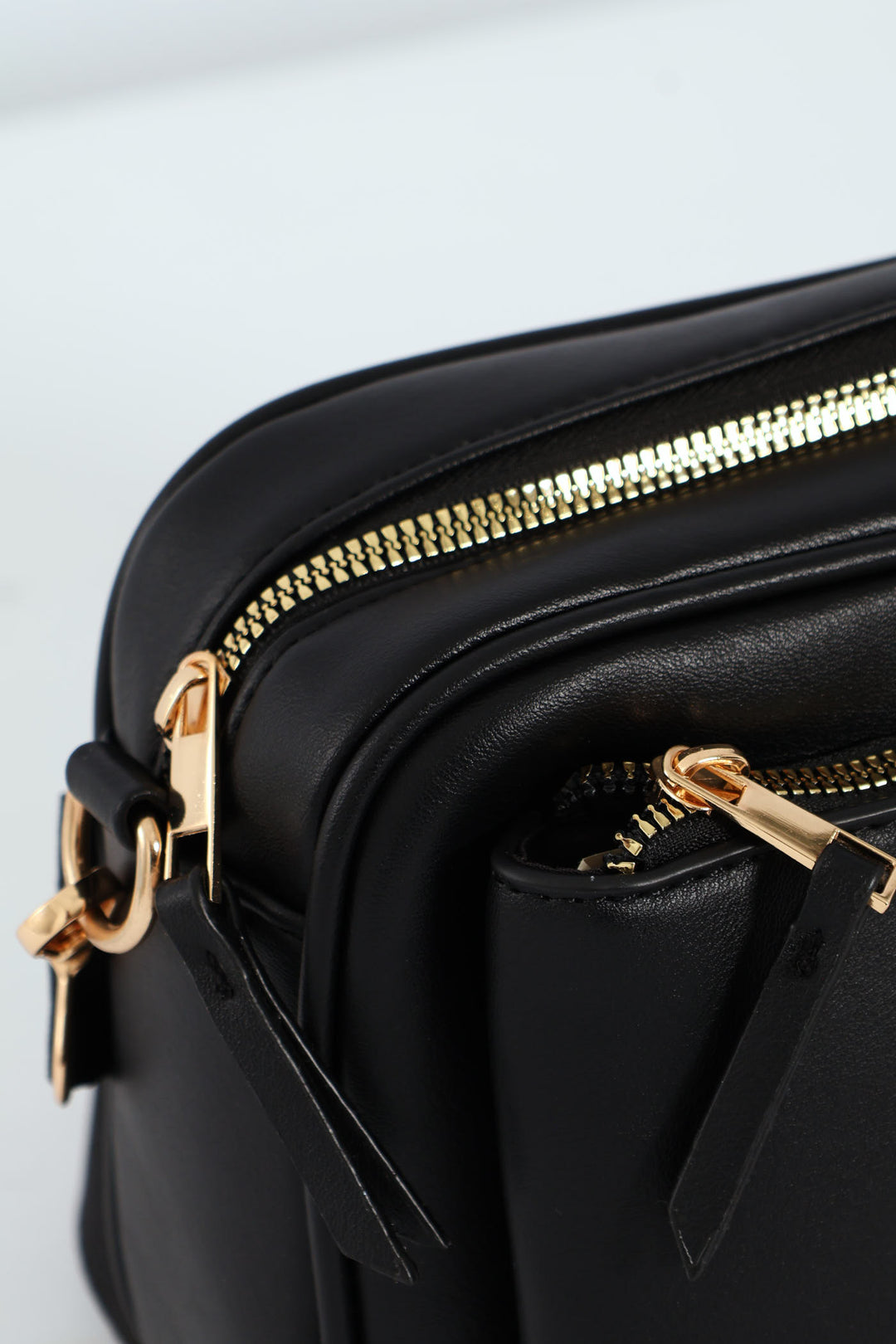 Front Pocket Camera Bag - Black