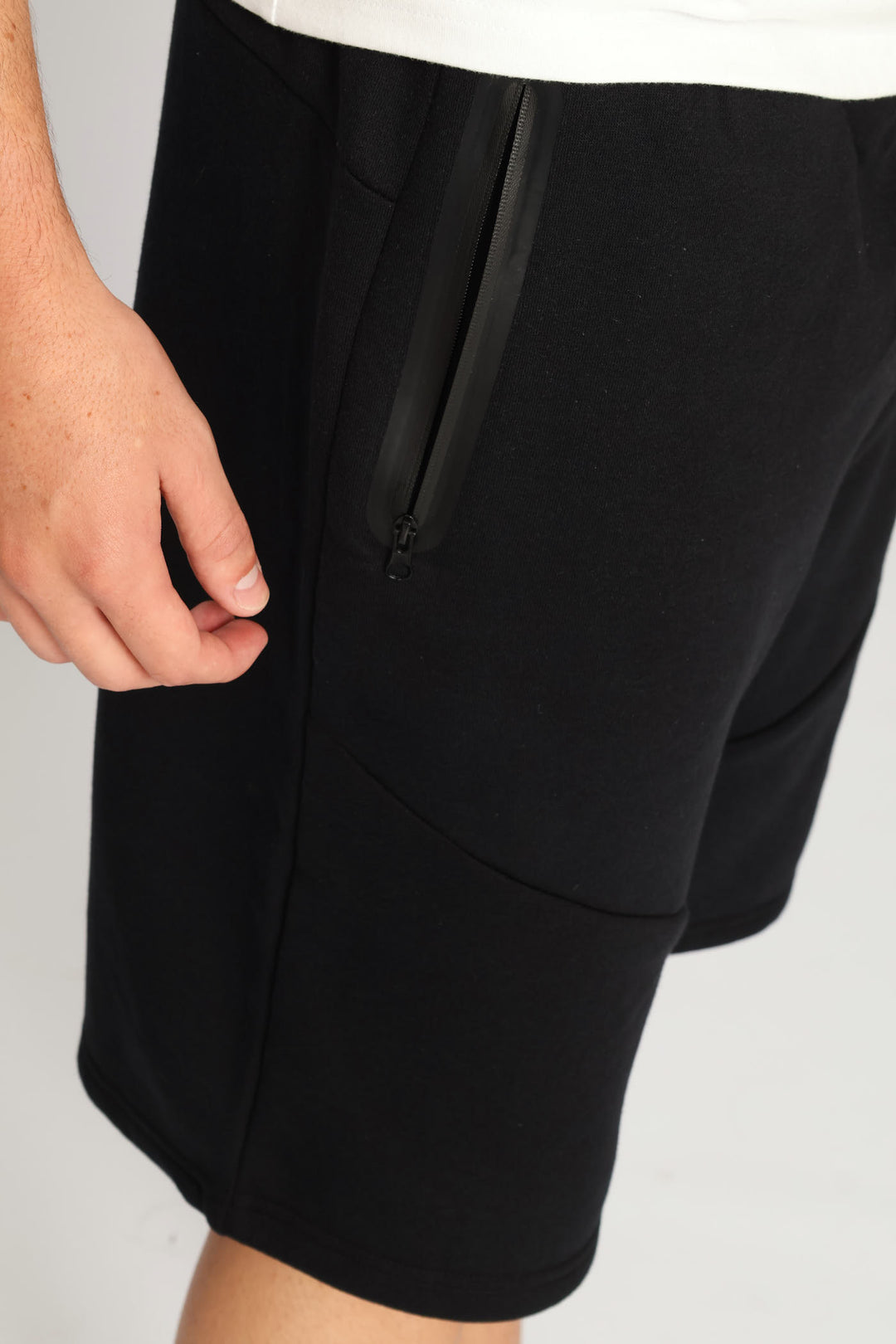 Zip Pocket Fleece Short - Black