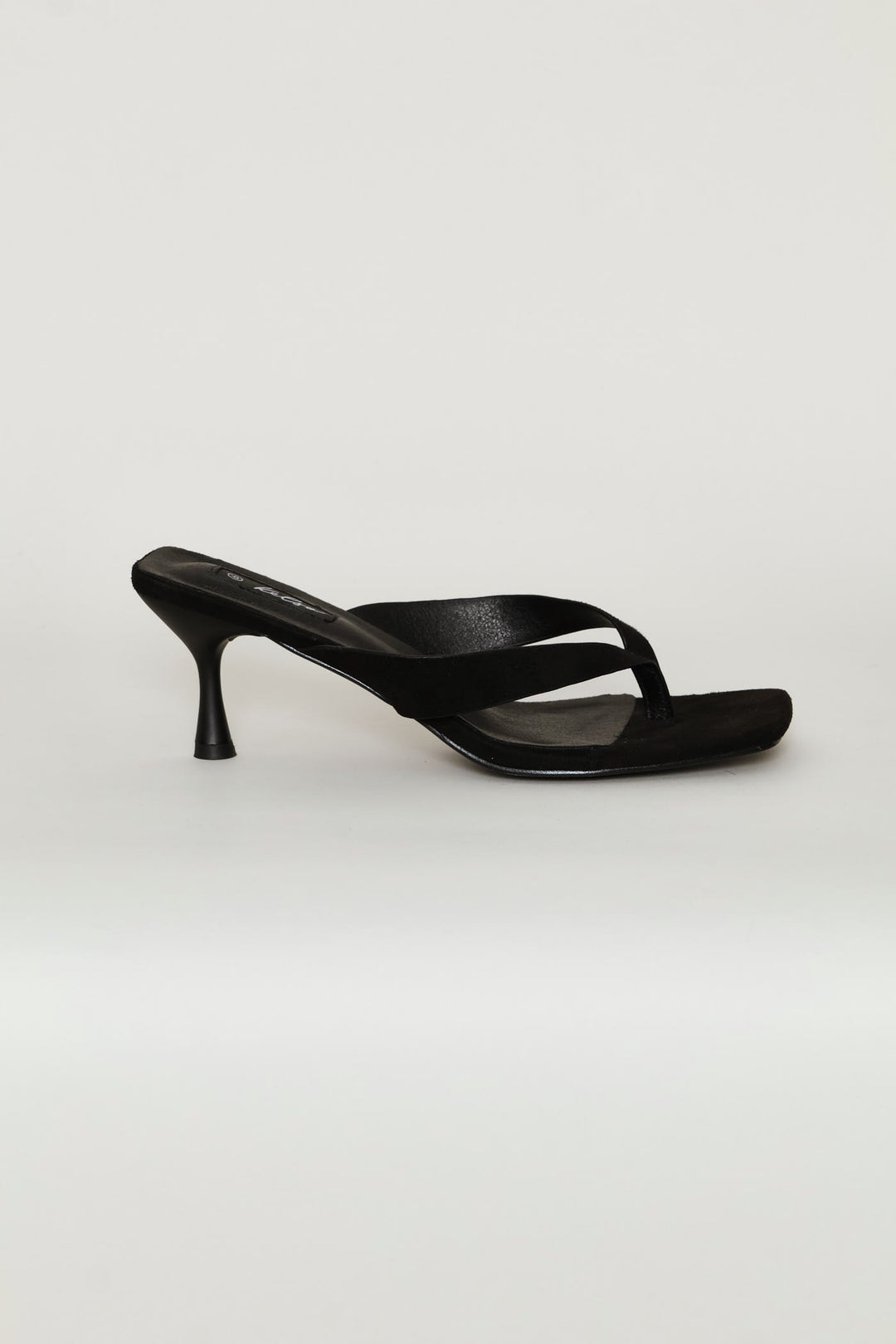 Thong Kitten Heel - Black