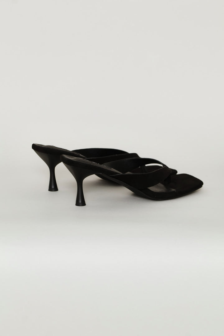 Thong Kitten Heel - Black