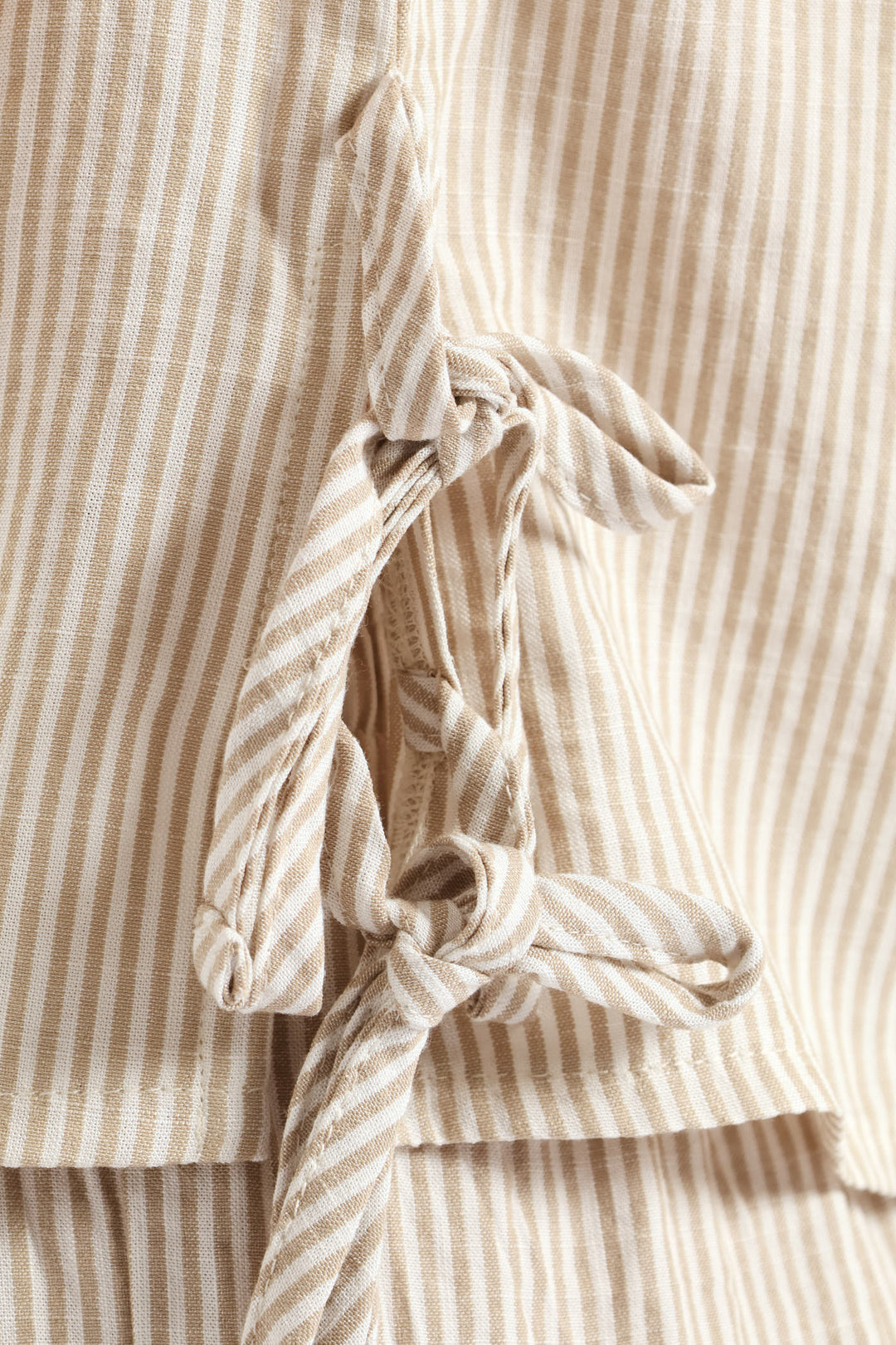 Pinstripe Shell Side Ties Tank - White/Beige