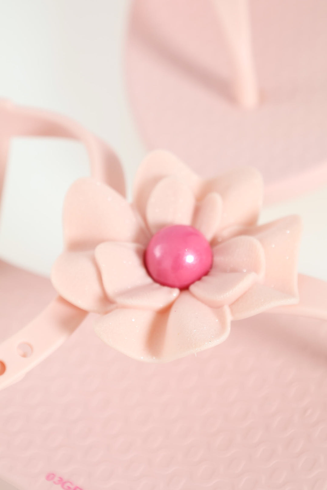 Girls Ipanema Flower Thong Sandal - Pink