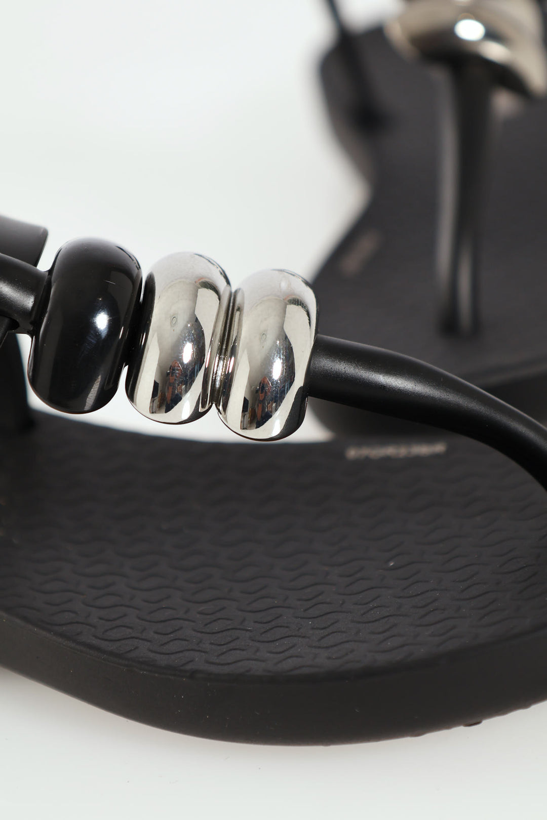 Girls Ipanema Beaded Thong Sandal - Black