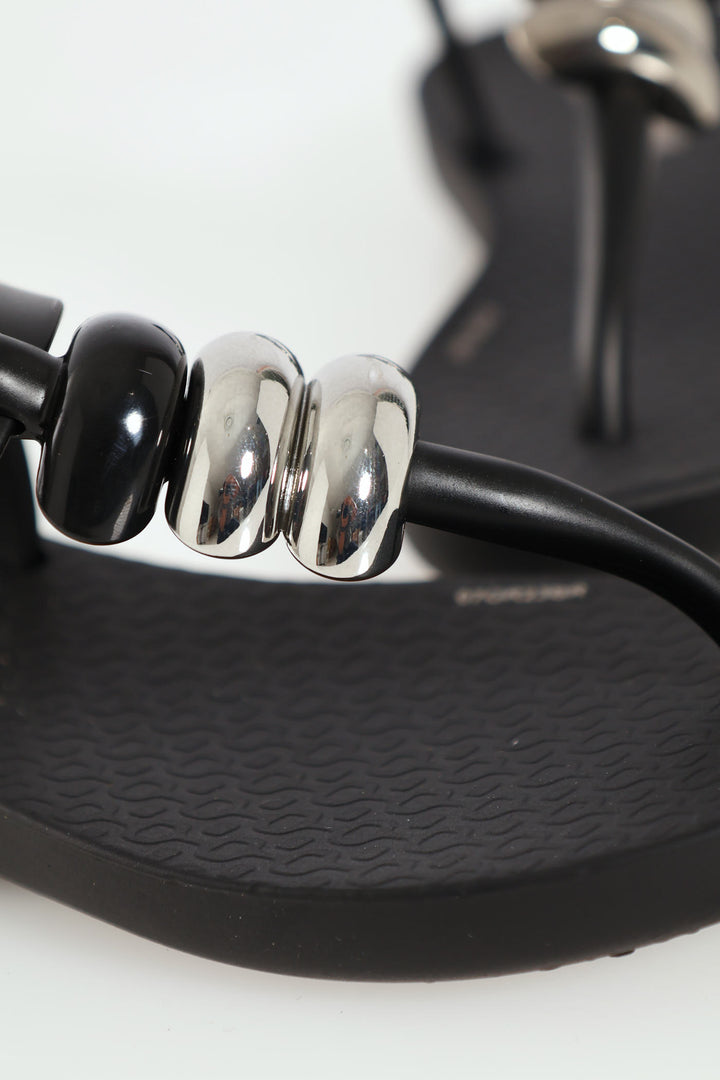 Girls Ipanema Beaded Thong Sandal - Black